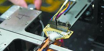 硅芯片上可集成最小量子光探测器
