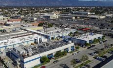 特朗普又下黑手，强制“与中国有关联公司”剥离涉美芯片资产